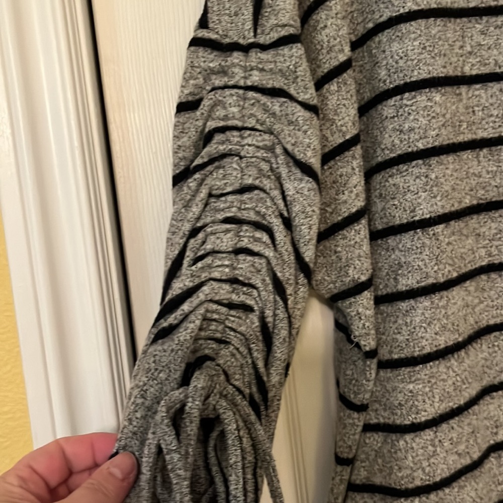 Soft, Fuzzy Top With Fun Rouched Sleeves! - Picture 4 of 7